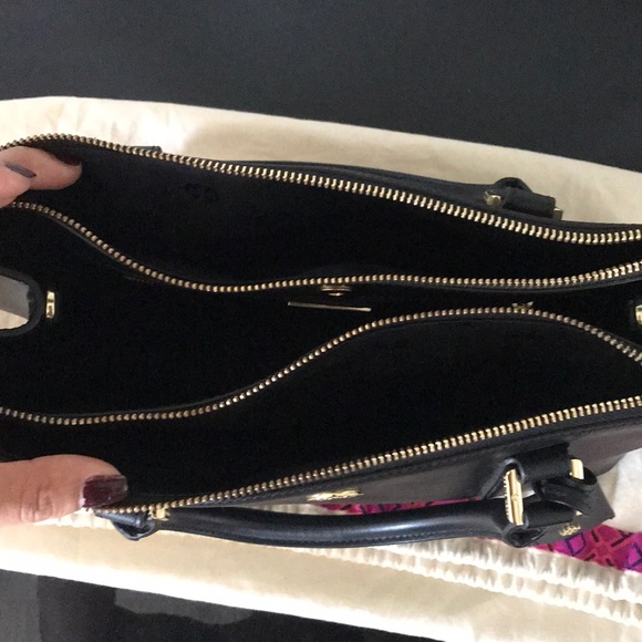 Tory Handbag - Picture 3 of 7